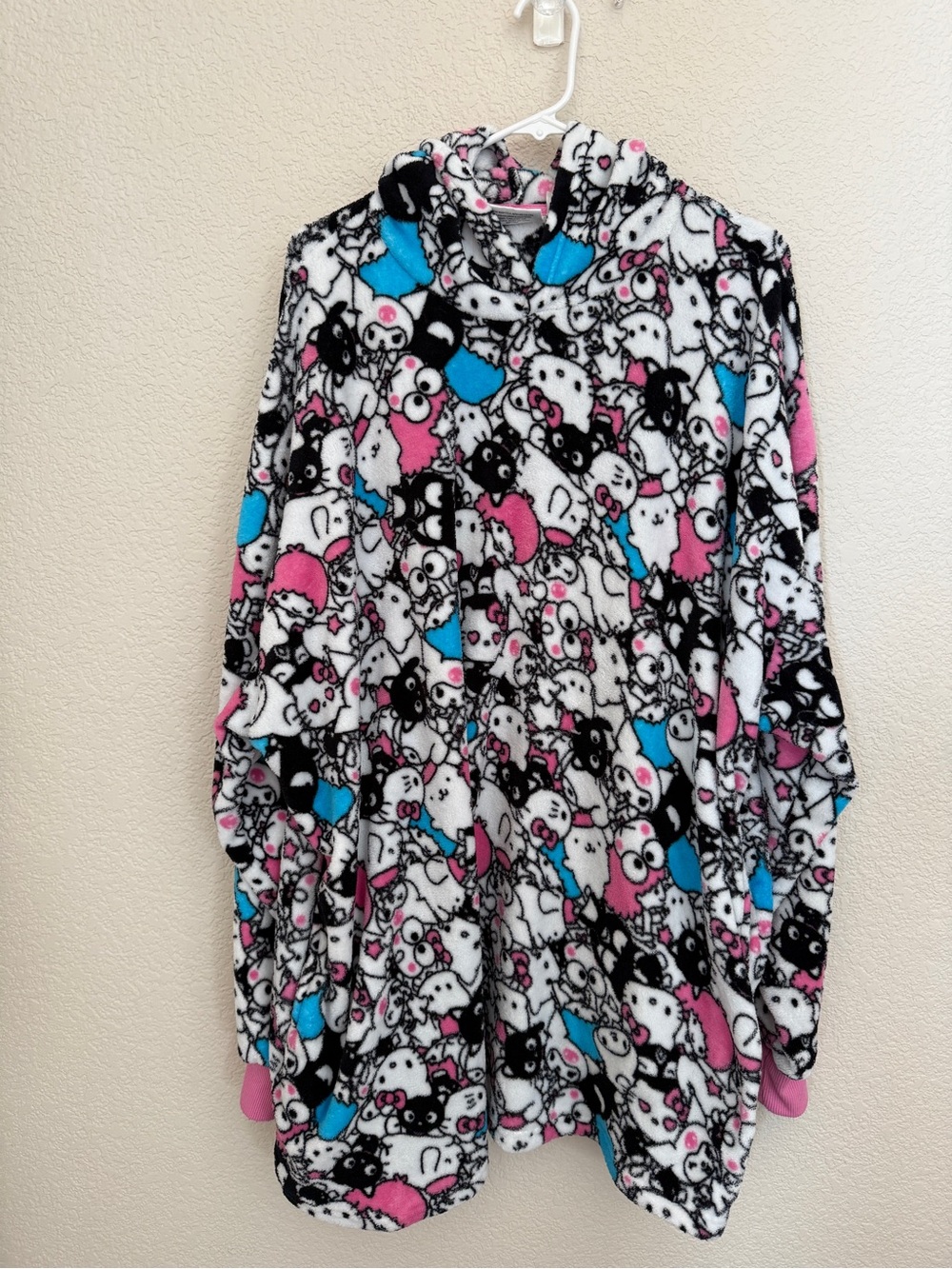 Hello Kitty & Friends Wearable Hoodie Blanket One Size Adults